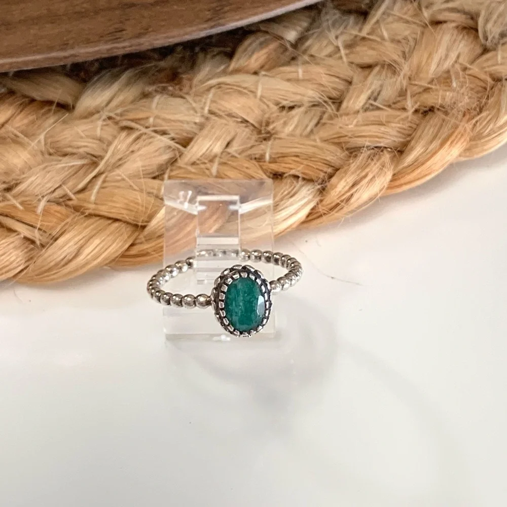 Silver Beaded Ring with Green Oval Stone - Picture 3 of 4